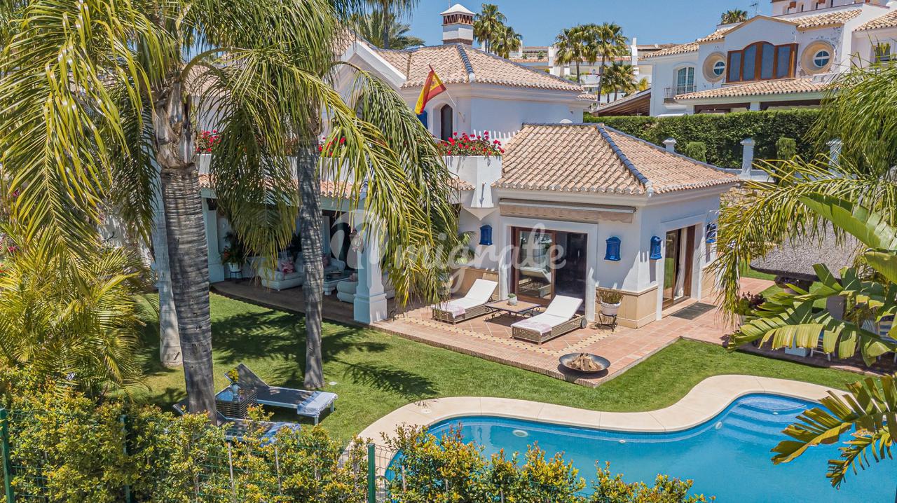Вилла в Bahia de Marbella, Marbella, Malaga