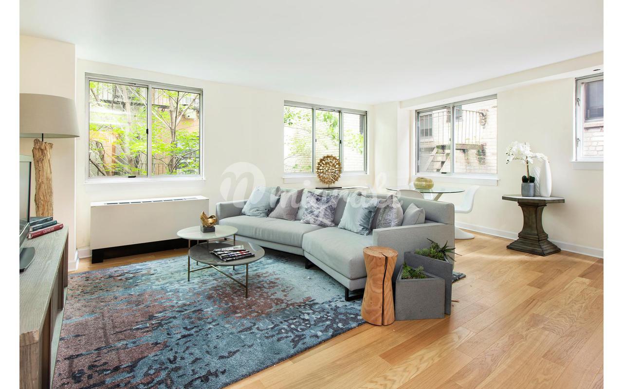 Кондоминиум в The Vantage, 308 E 38TH ST, 4A - Murray Hill, New York