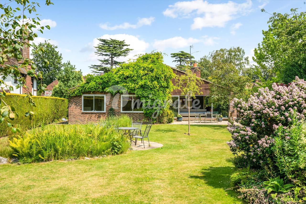 Вилла в Meads Road, Guildford, Surrey, GU1