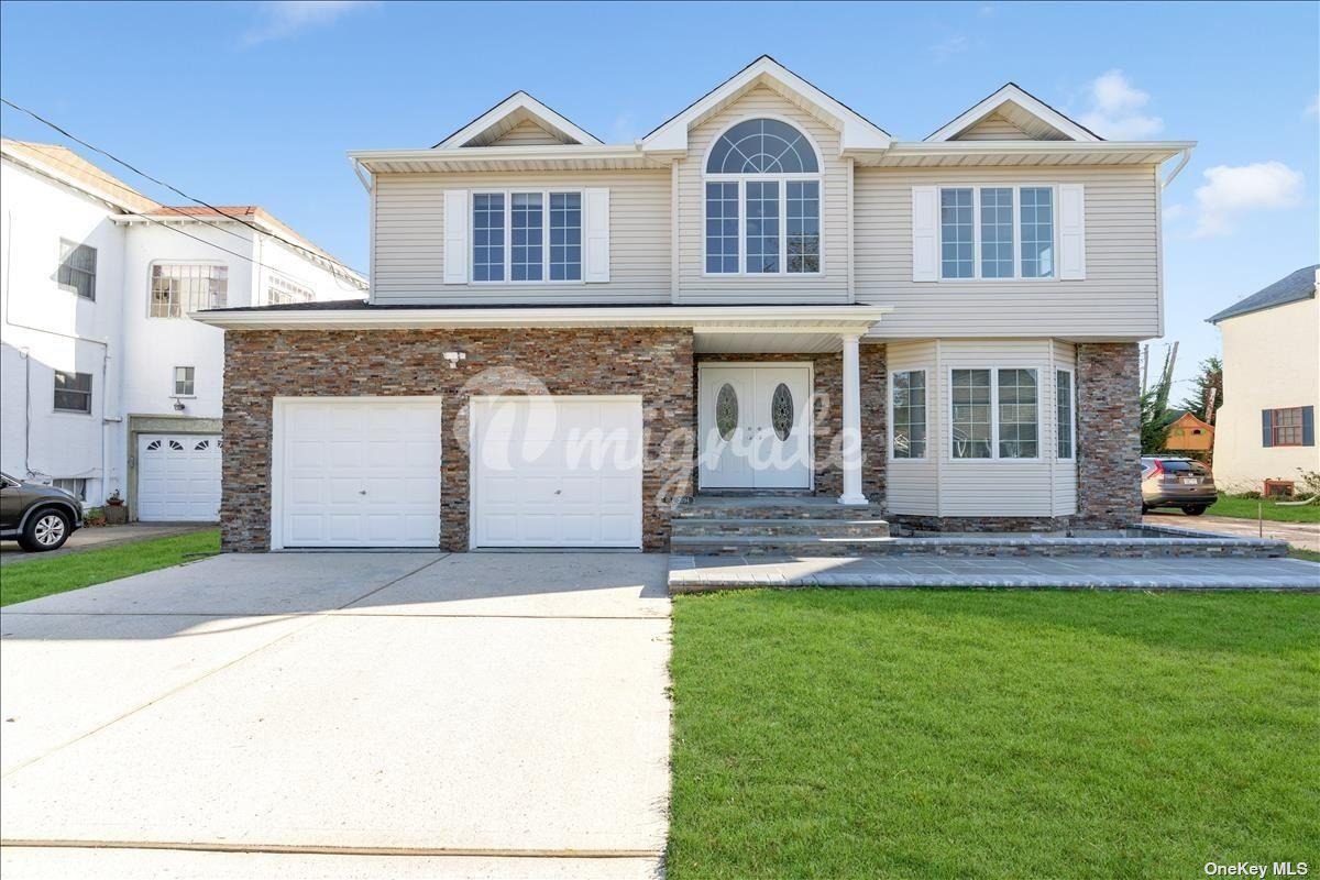 Вилла в 2094 Elliot Street - Merrick, New York