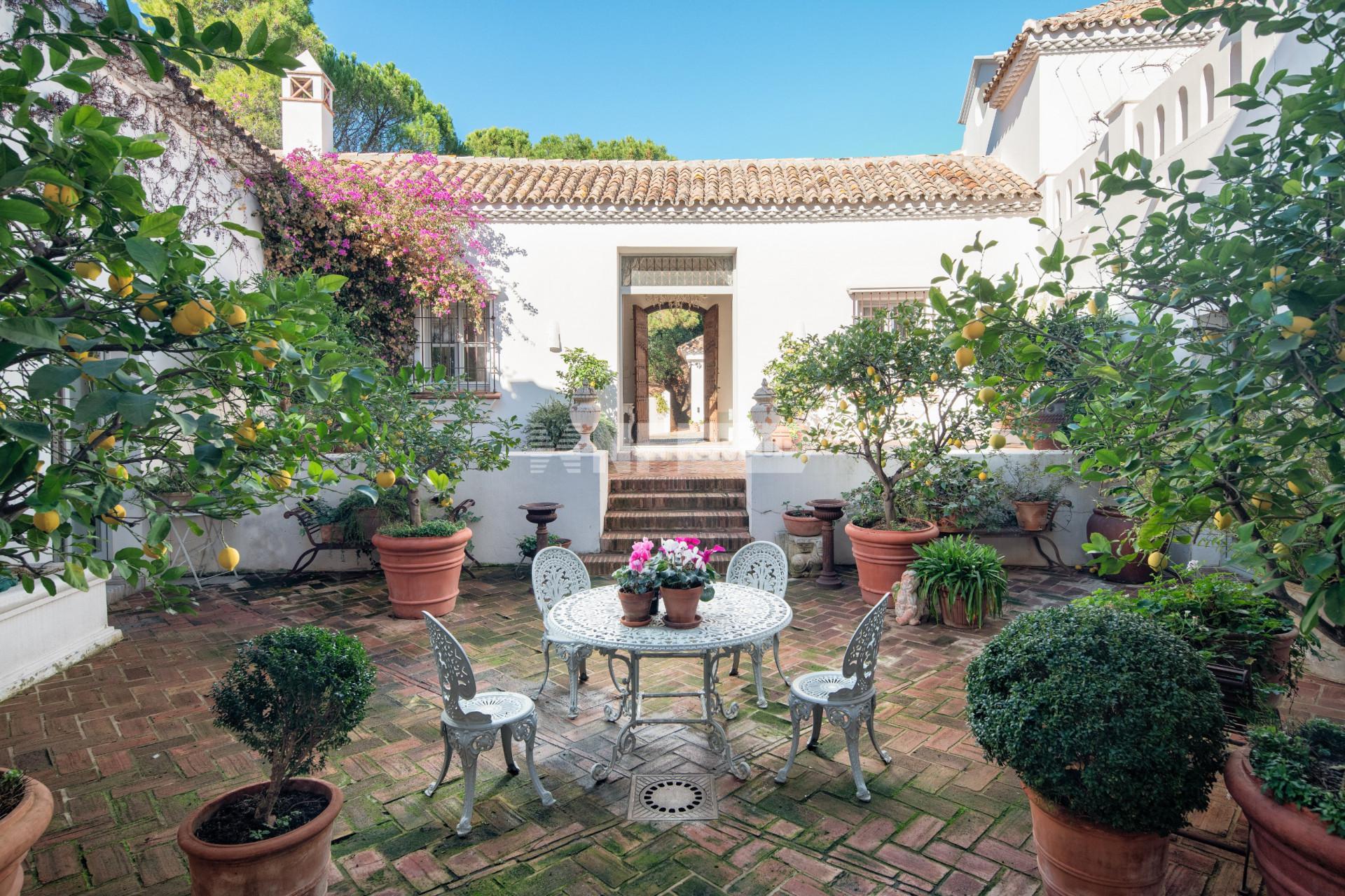 Вилла в El Madroñal, Benahavis, Malaga