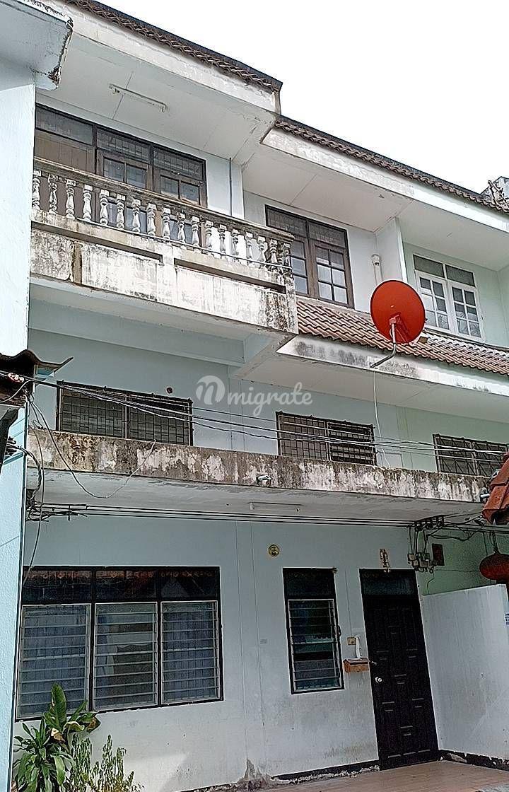 5 спален Дом на продажу (Urgent Sale 3 Storey House Convenient to Travel Near Tha Phra MRT)