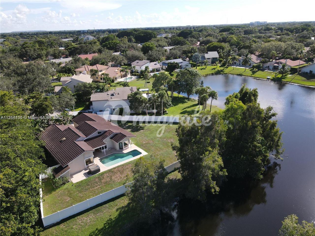 Вилла в 4299 NW 26th Ct - Boca Raton, Florida