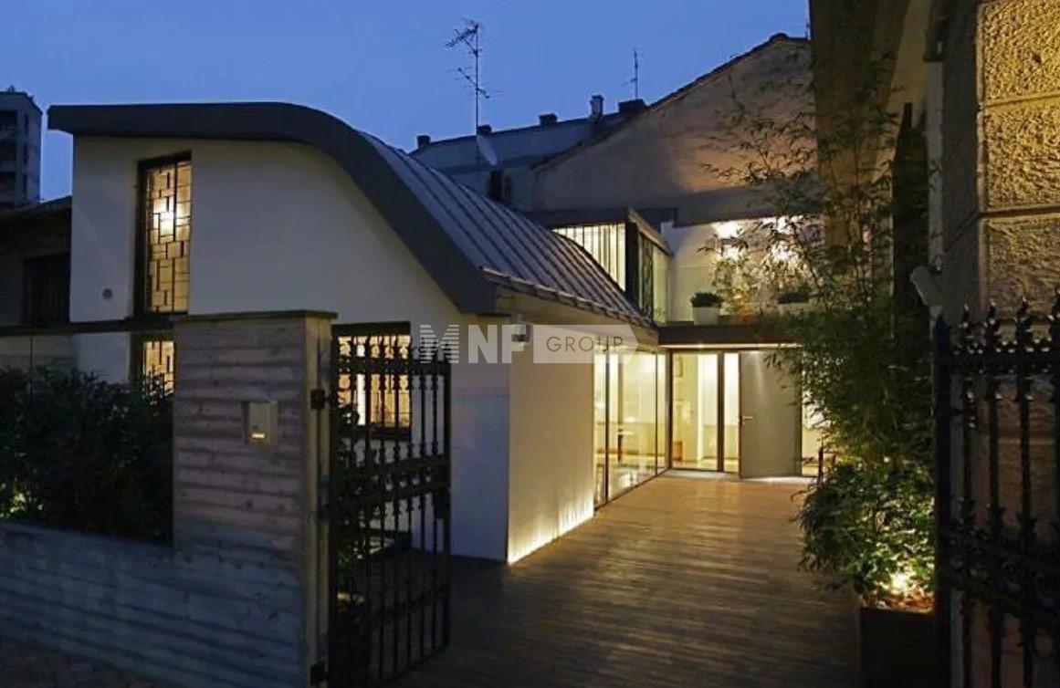 Трехуровневая вилла (hub2081487)