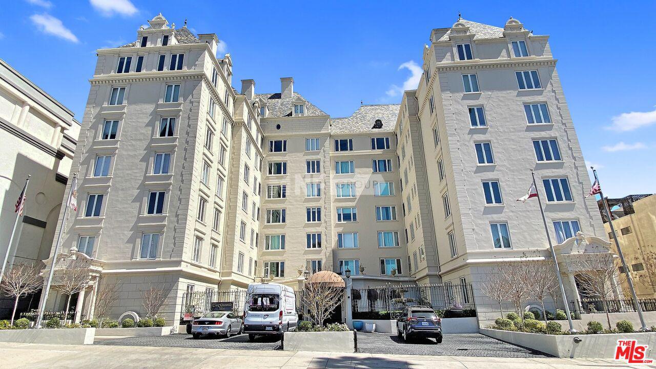 Кондоминиум в 1424 N CRESCENT HEIGHTS Blvd, 58 - West Hollywood, California