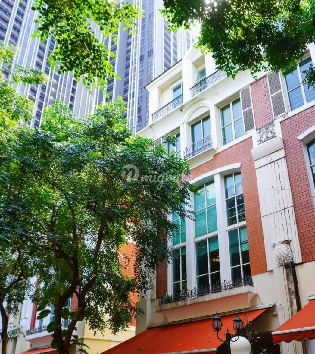4 спален Дом на продажу в Baan Klang Krung (British Town -Thonglor) (Baan Klang Krung (British Town -Thonglor))