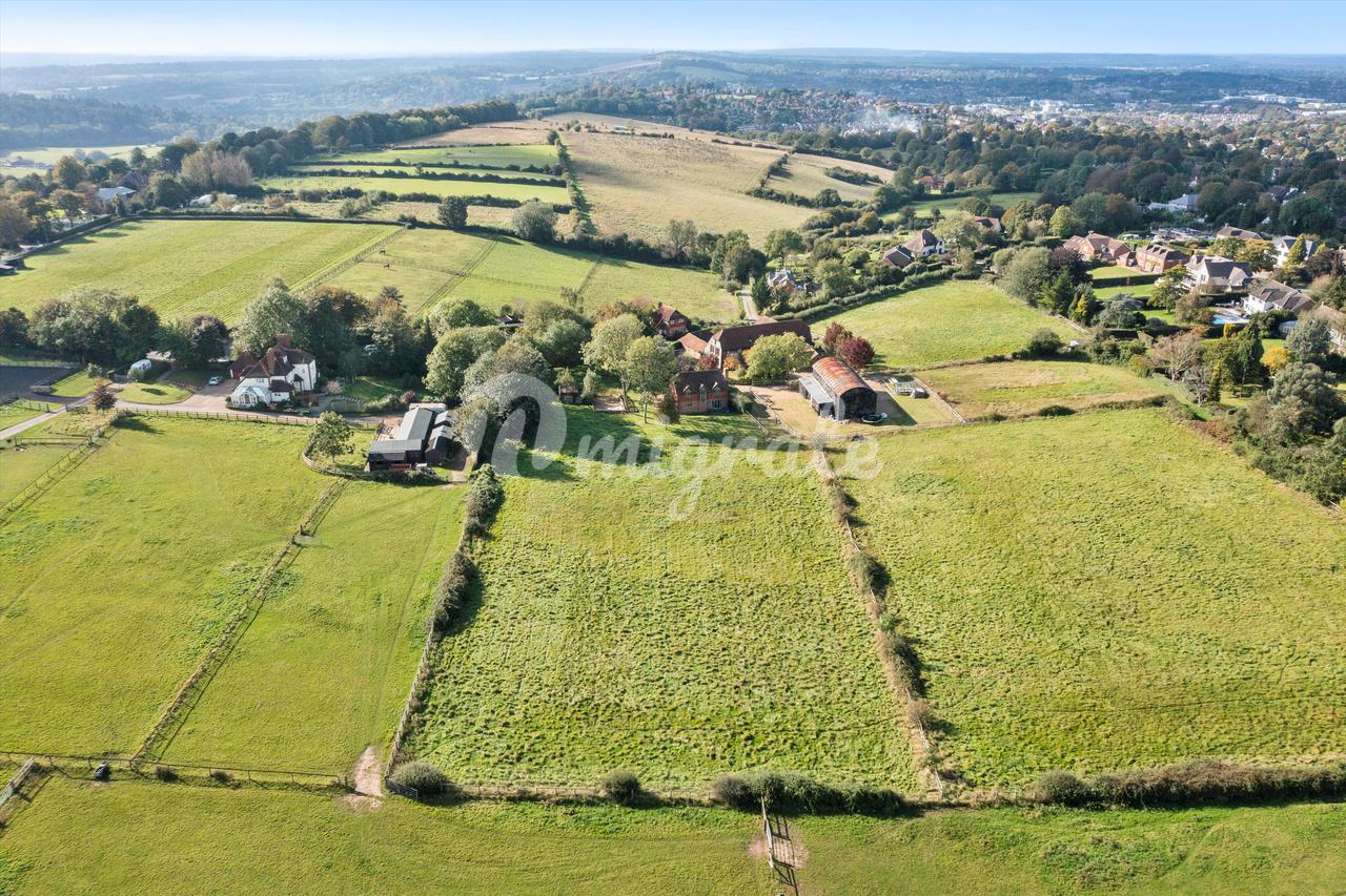 Земельный участок в One Tree Hill Road, Guildford, Surrey, GU4.