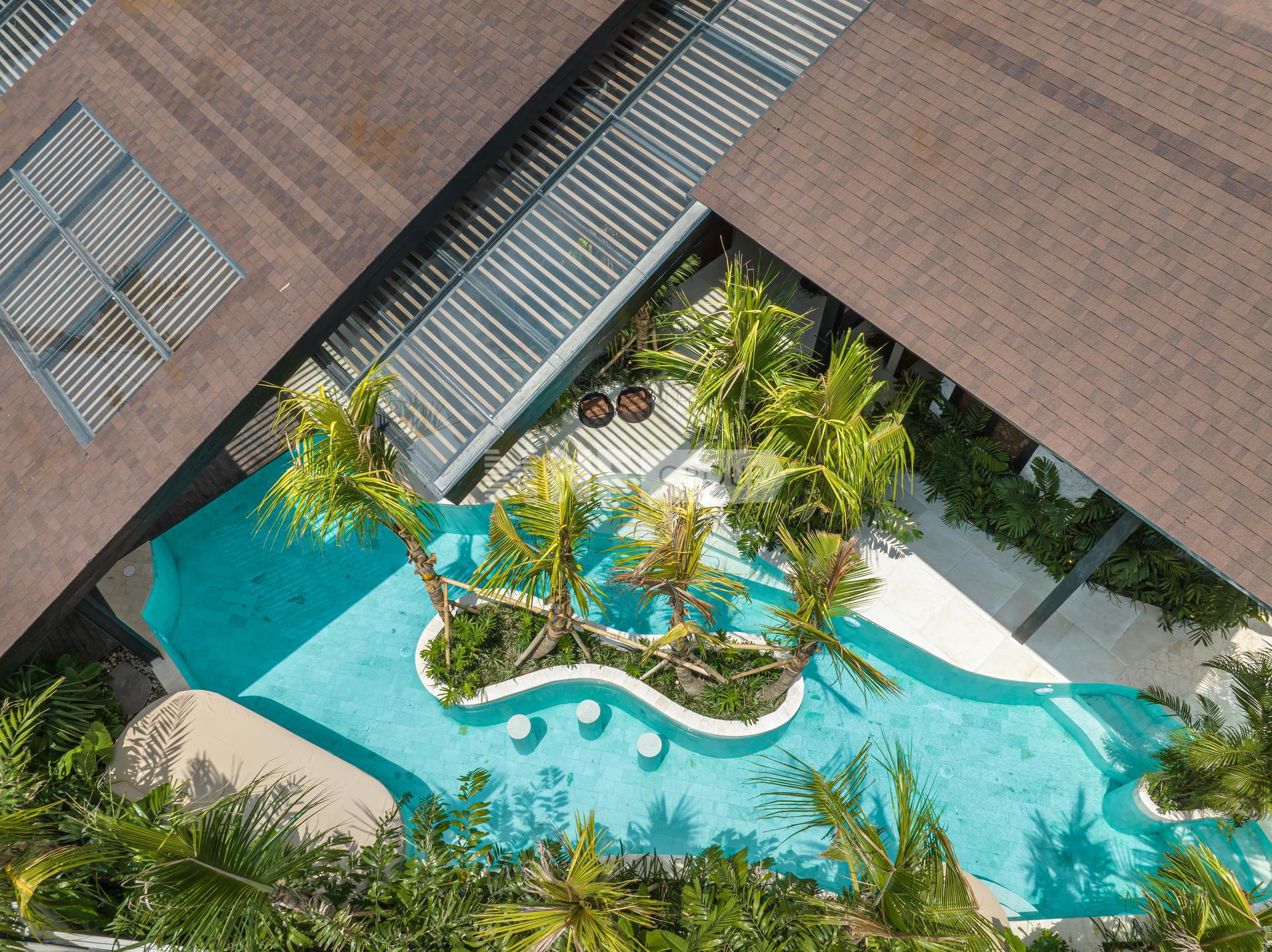 6-Bedroom Luxury Tropical Villa in Umalas with Guaranteed 12.5% Yearly Returns for 4 Years
