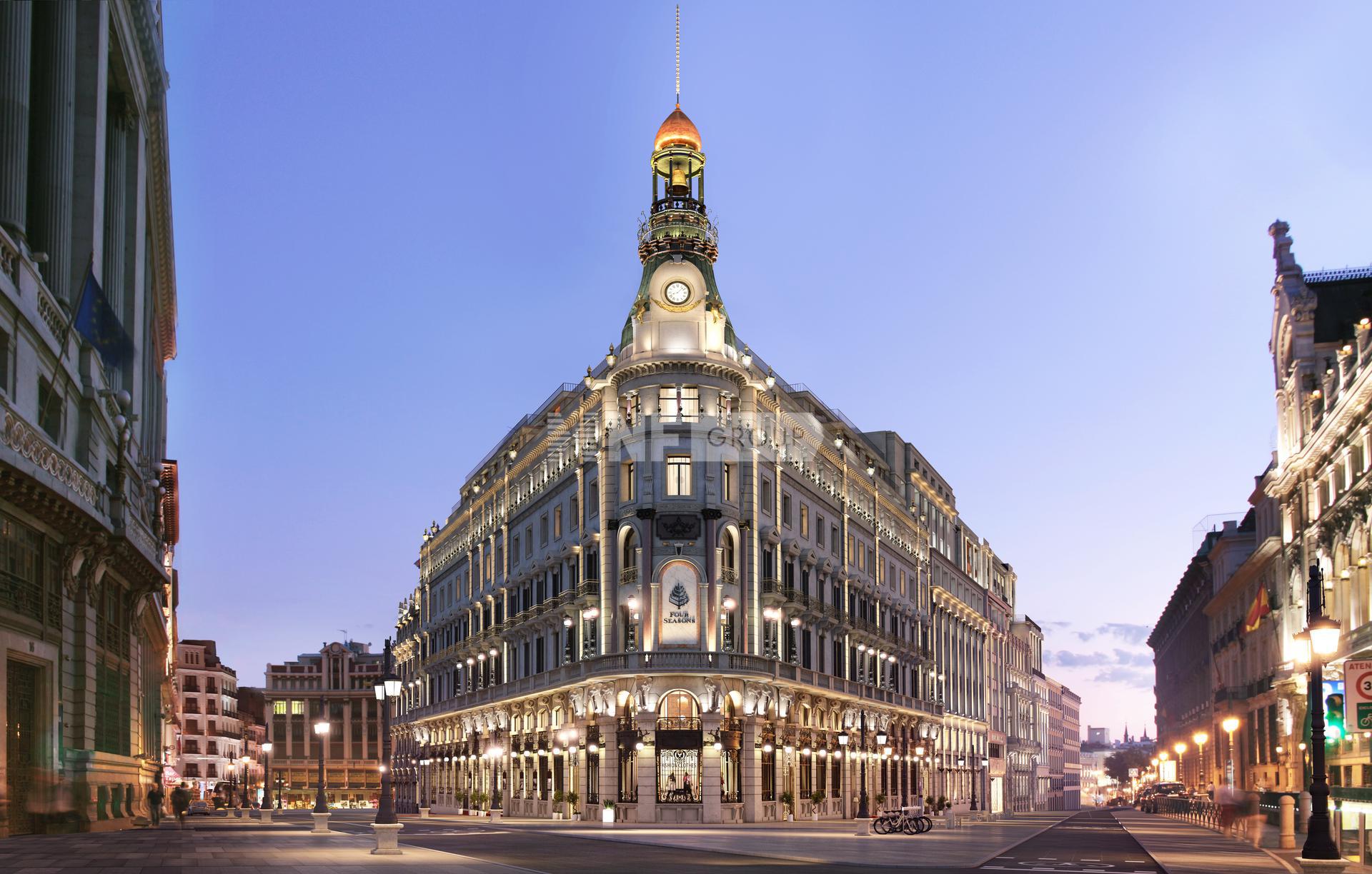 Апартаменты с отельным управлением (Four Seasons Private Residence Madrid)