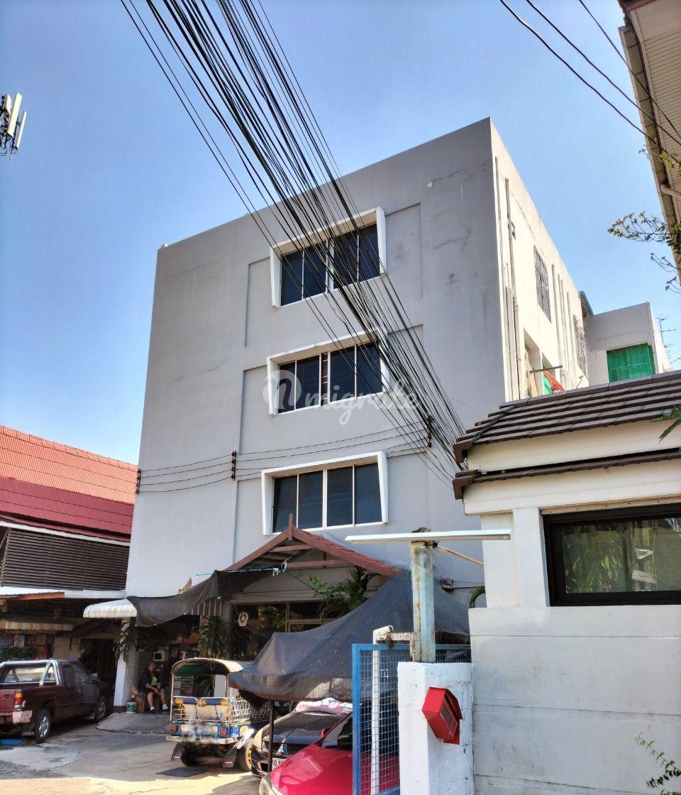 66 спален Кондо на продажу в Somsri Apartment (Somsri Apartment)