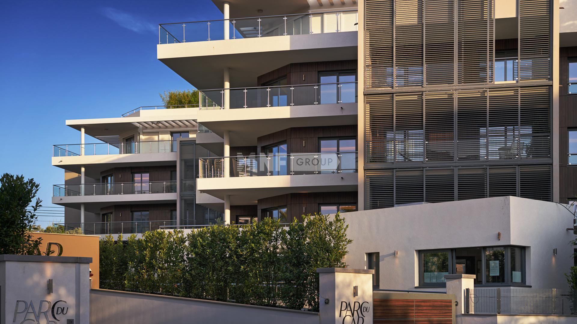 Двухэтажный пентхаус на Лазурном побережье (Parc Du Cap D42)