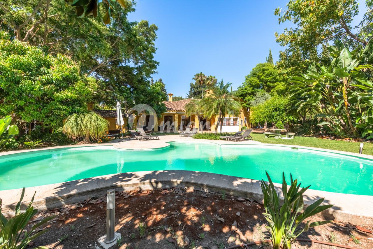 Вилла в El Paraiso, Estepona, Malaga