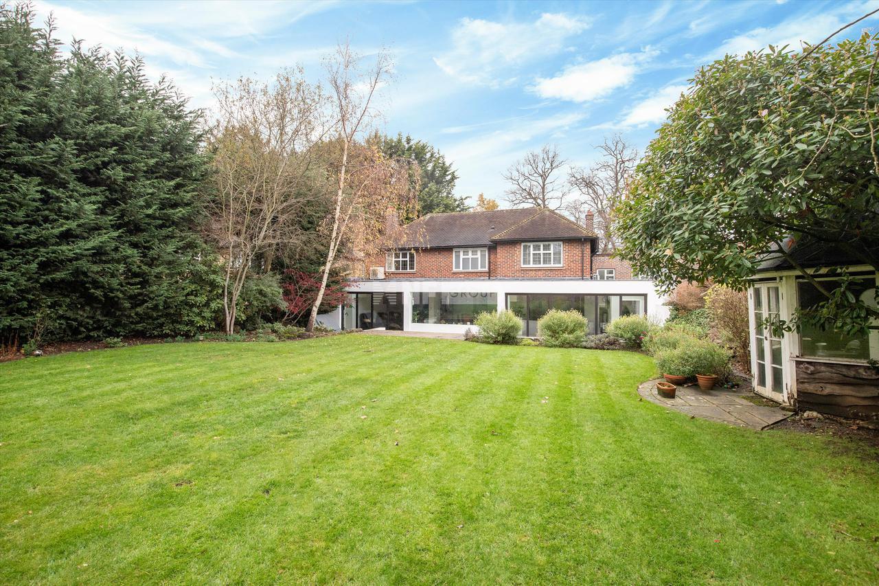 Вилла в Queensmere Road, Wimbledon, London, SW19