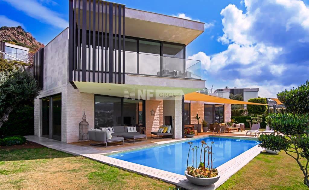 Современная роскошная вилла на берегу моря в Бодруме