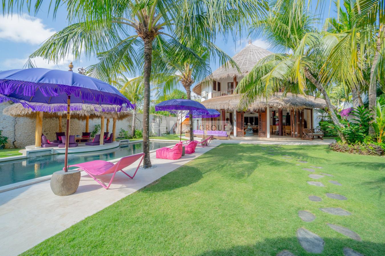 Stunning 3 BD Villa Located Bingin Beach