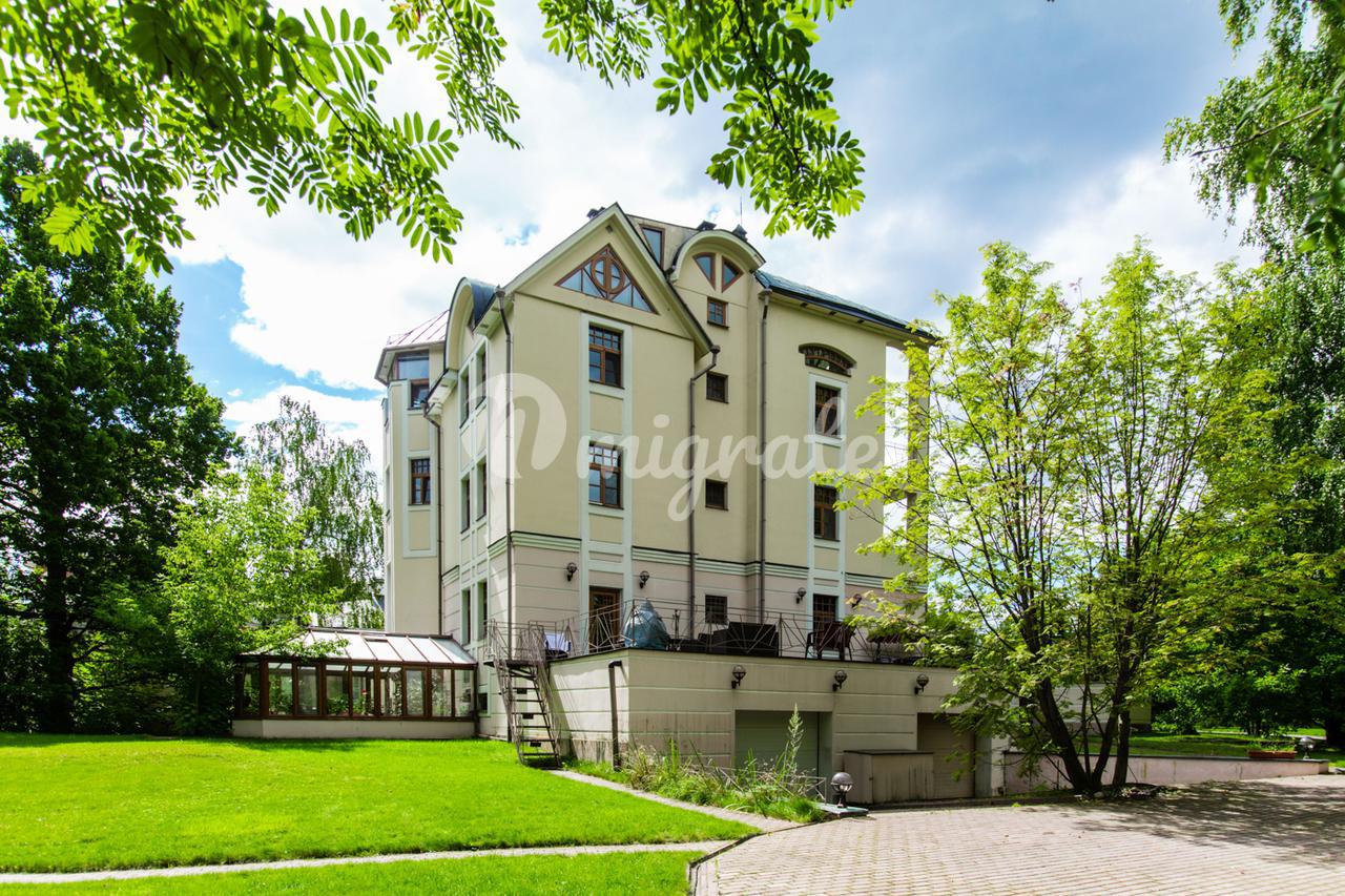 Загородный 🏠 дом 1014 м² в поселке Таганьково-5 на 2-м  Успенском шоссе, цена $ 1.4 млн. | Лот hs9912157