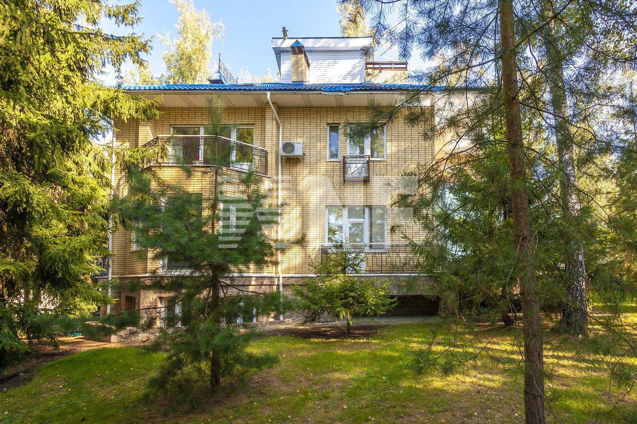 Загородный 🏠 дом 463 м² в поселке Буран СНТ на Рублево-Успенском шоссе,  цена 115 млн. руб. | Лот hs9917278