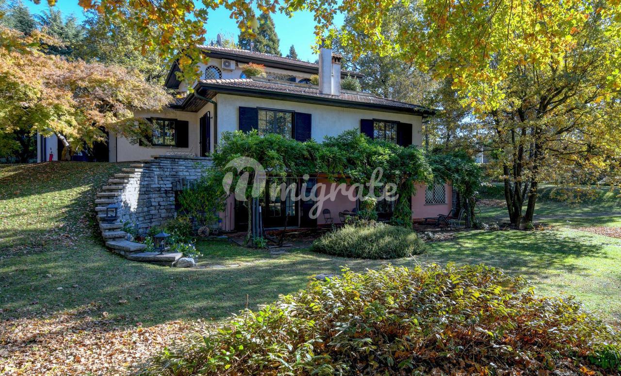 Вилла в Fino Mornasco, Como, Lombardy