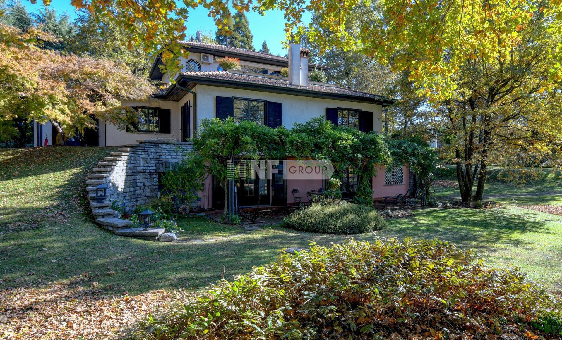 Вилла в Fino Mornasco, Como, Lombardy