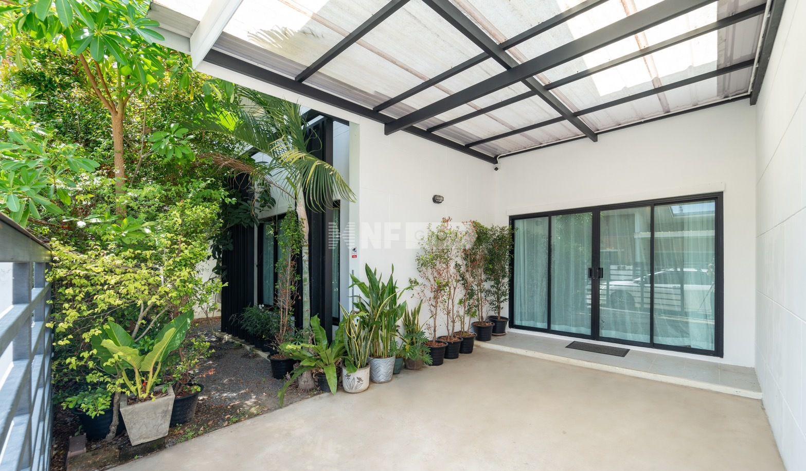 Baan Promphun Premium BeeTown