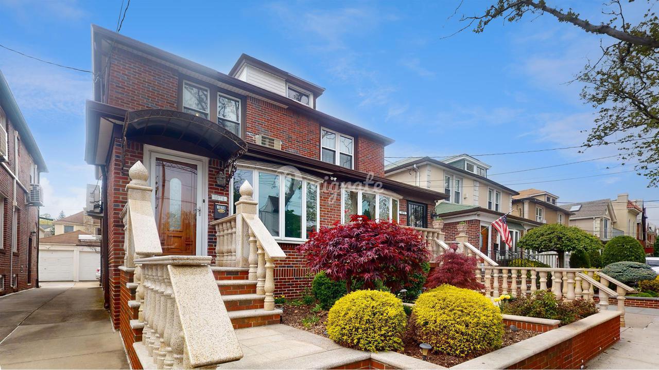 Вилла в 1074 78TH ST, TOWNHOUSE - Dyker Heights, New York