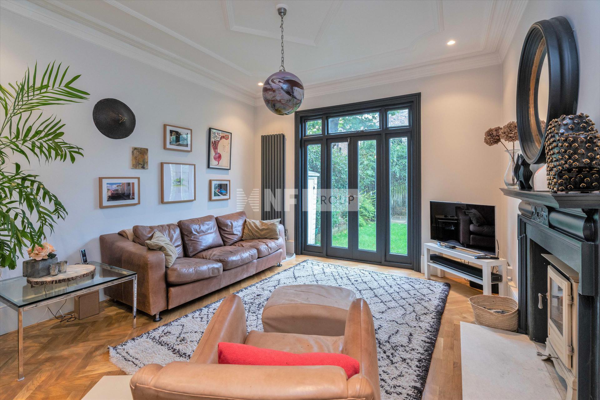 Вилла в Elfindale Road, North Dulwich London SE24
