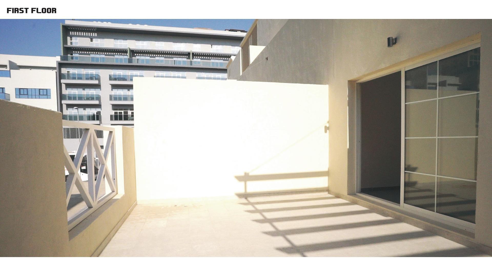 Таунхаус с 5 спальнями в La Belle Vue (5 BR Townhouse in La Belle Vue)