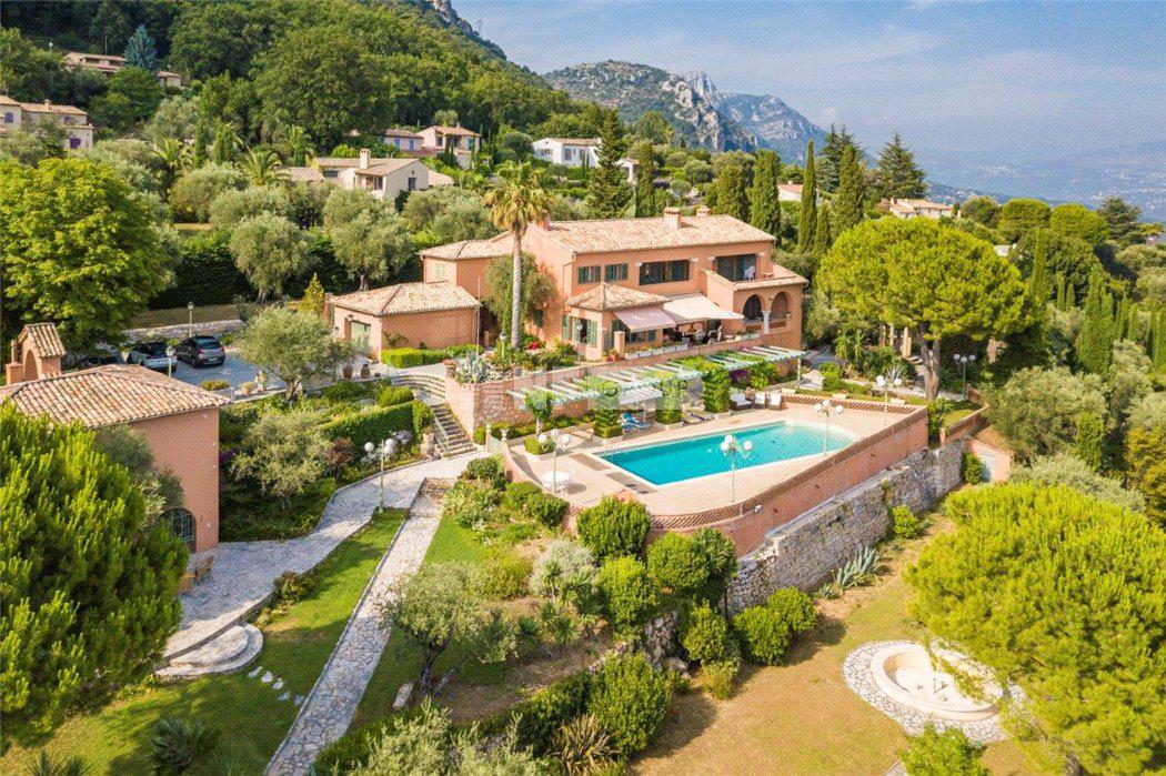 Вилла с панорамными видами в Ванс