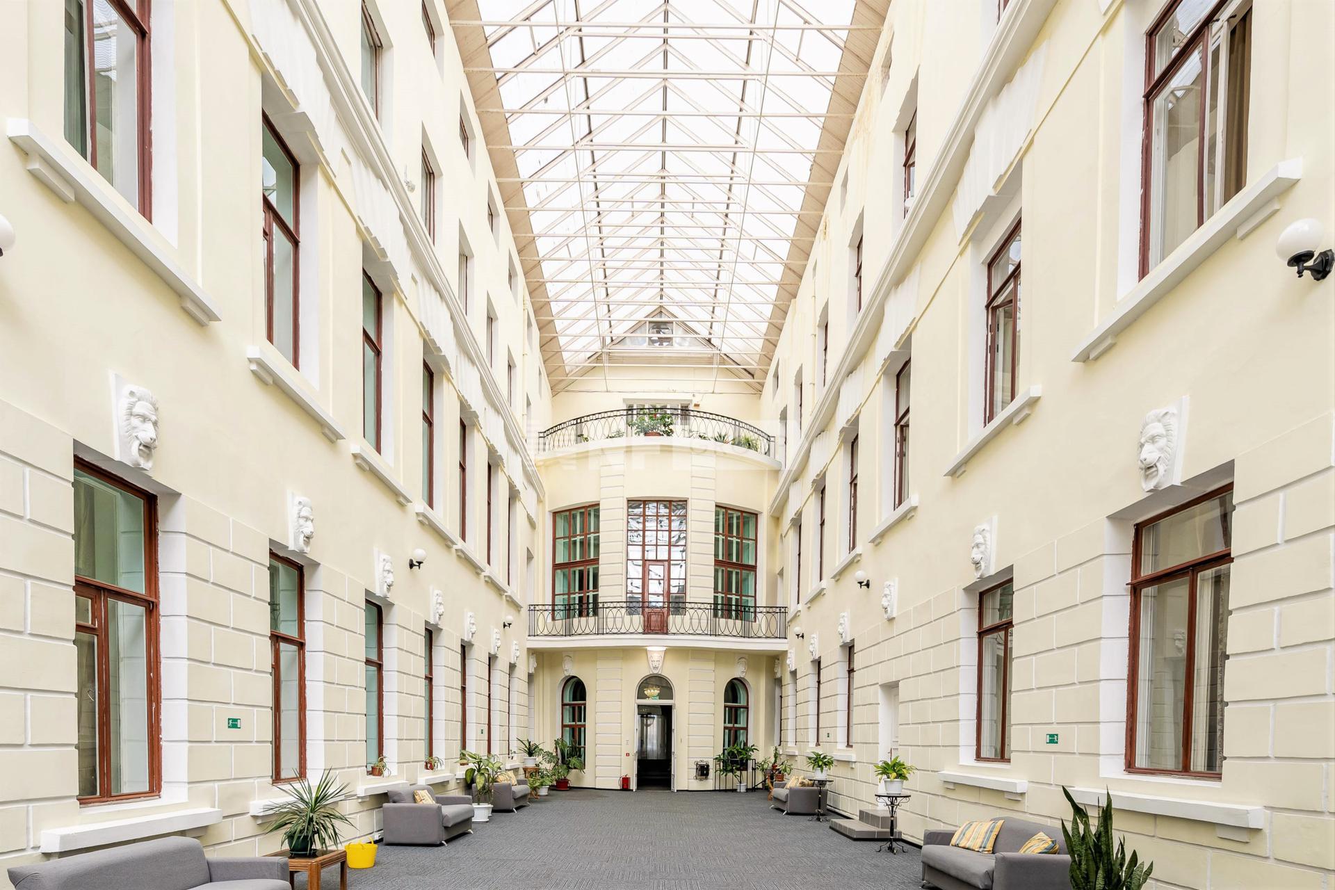 Особняк на Английской набережной