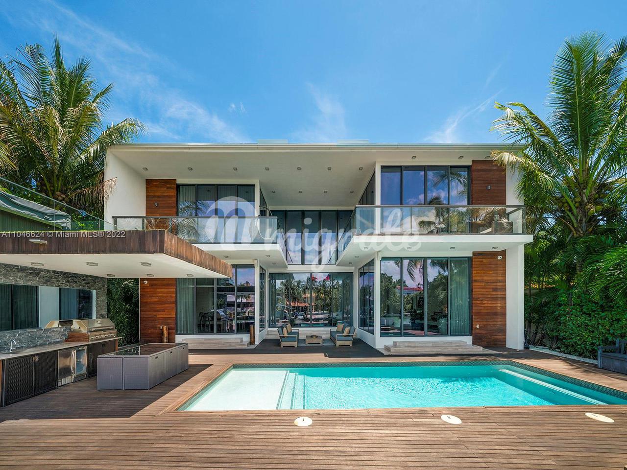 Вилла в 3300  Chase Ave  - Miami Beach, Florida