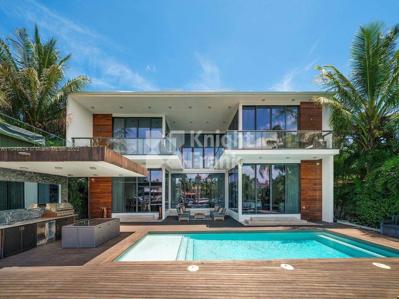 Продажа - Вилла в 3300 Chase Ave - Miami Beach, Florida - Майами-Бич в США,  цена $ 13 750 000 | KF.expert