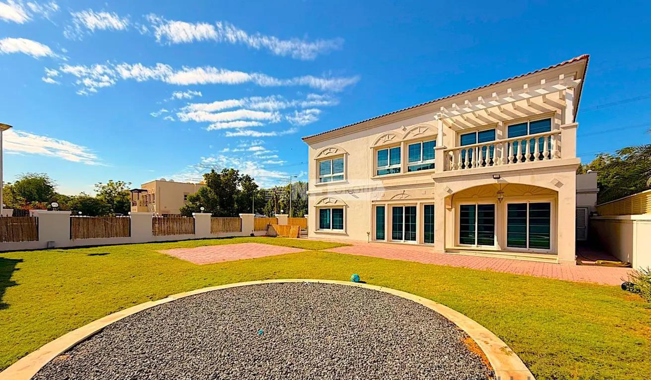 Mediterenean Villas in JVT