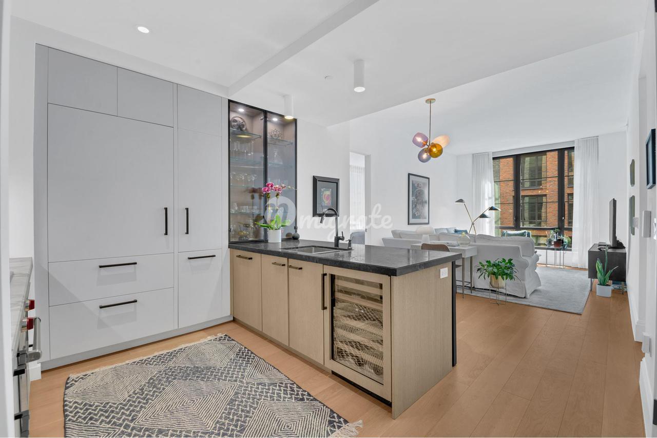 Кондоминиум в Steiner East Villag, 438 E 12TH ST, 3E - East Village, New York