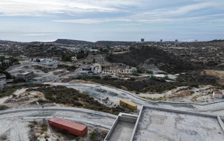Земельный участок в Агиос Тихон, Лимассол
 (Land in Agios Tychon, Limassol)