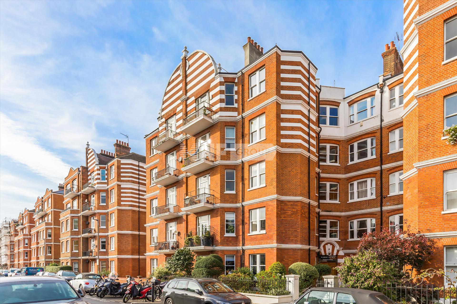 Квартира в Lurline Gardens, London, SW11