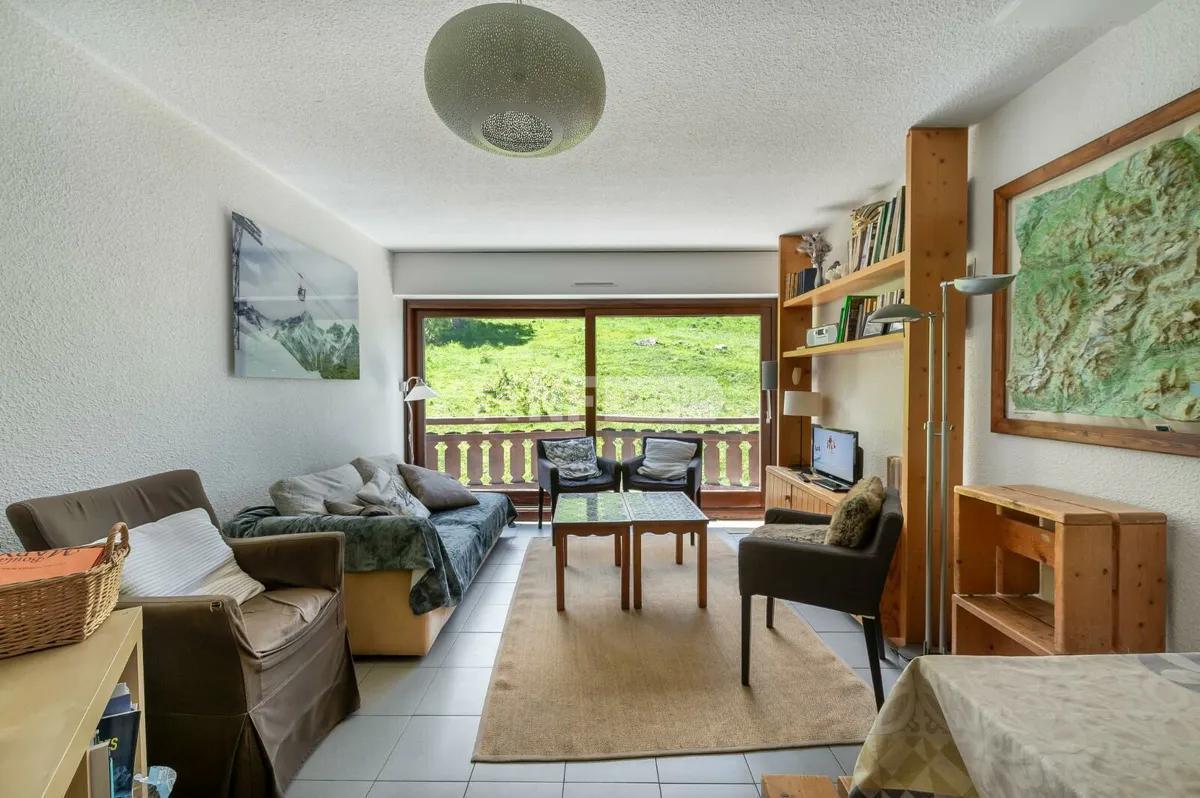 Апартаменты у горнолыжного склона в Куршевеле (RSI012190356)