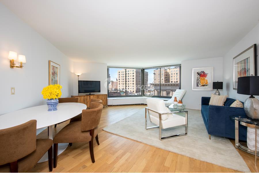 Кондоминиум в Carnegie Hill Tower, 40 E 94TH ST, 8B - Carnegie Hill, New York