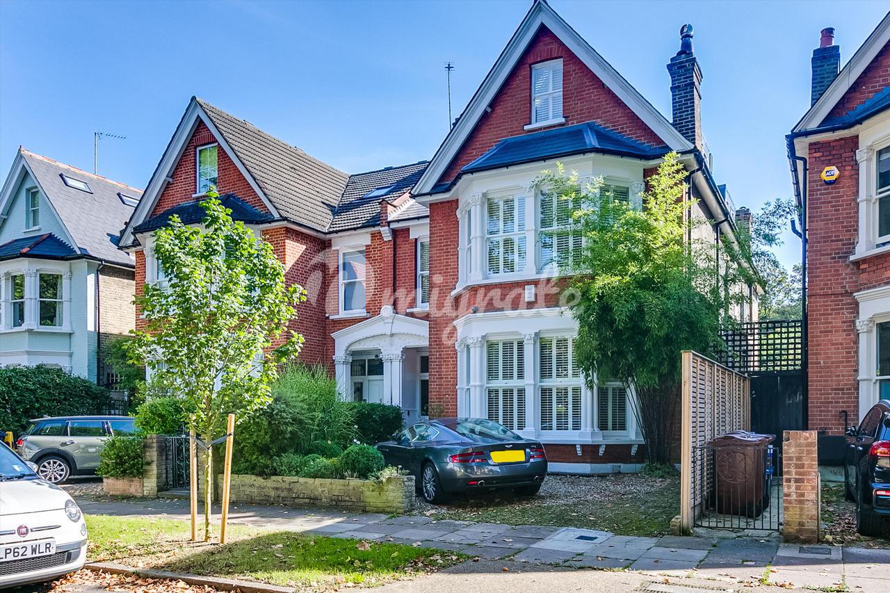 Вилла в Park Road, London, W4