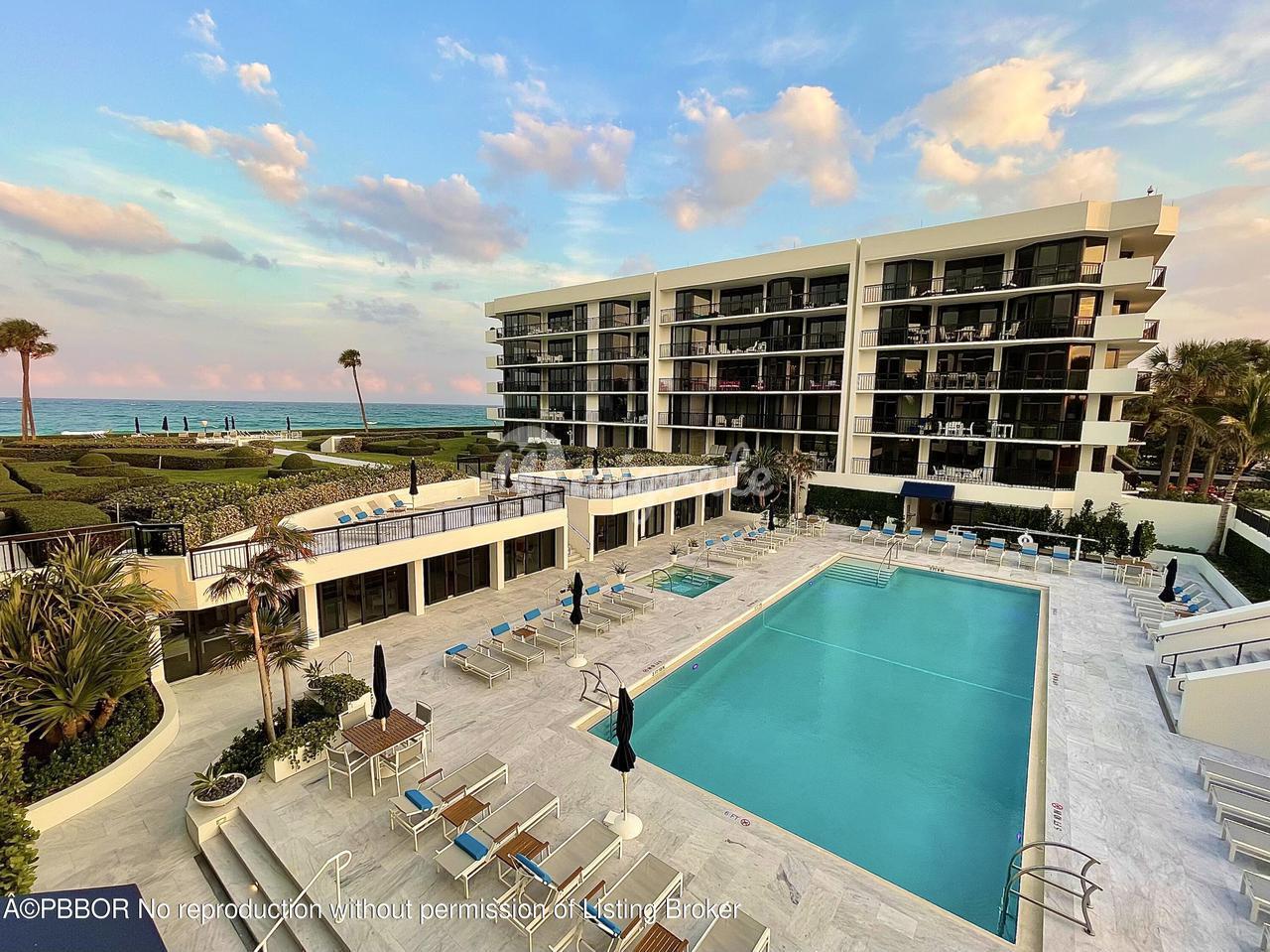 Кондоминиум в 3140 S Ocean Boulevard, 201N - Palm Beach, Florida