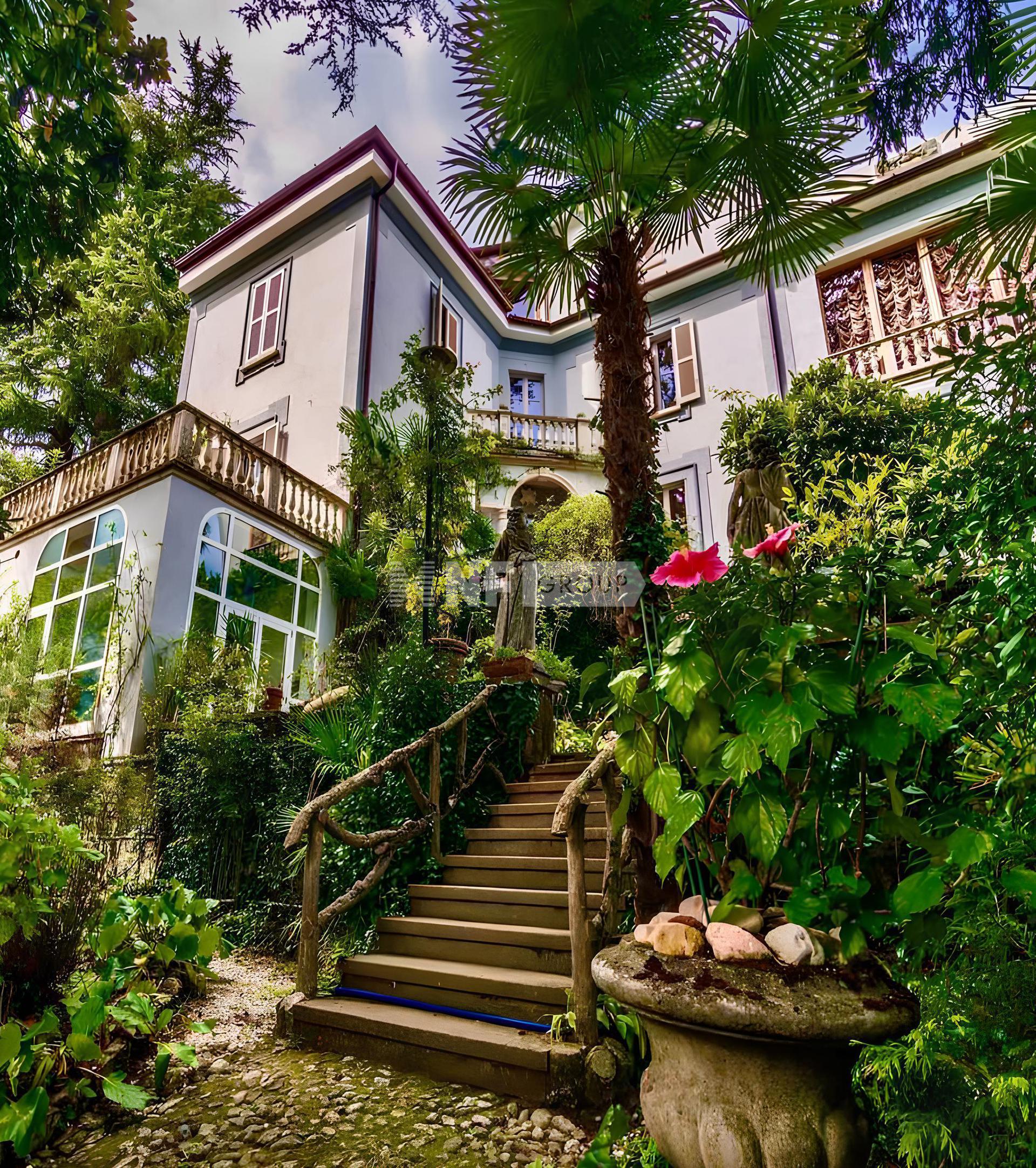 Историческая вилла с садом на Комо (Trevi elite)