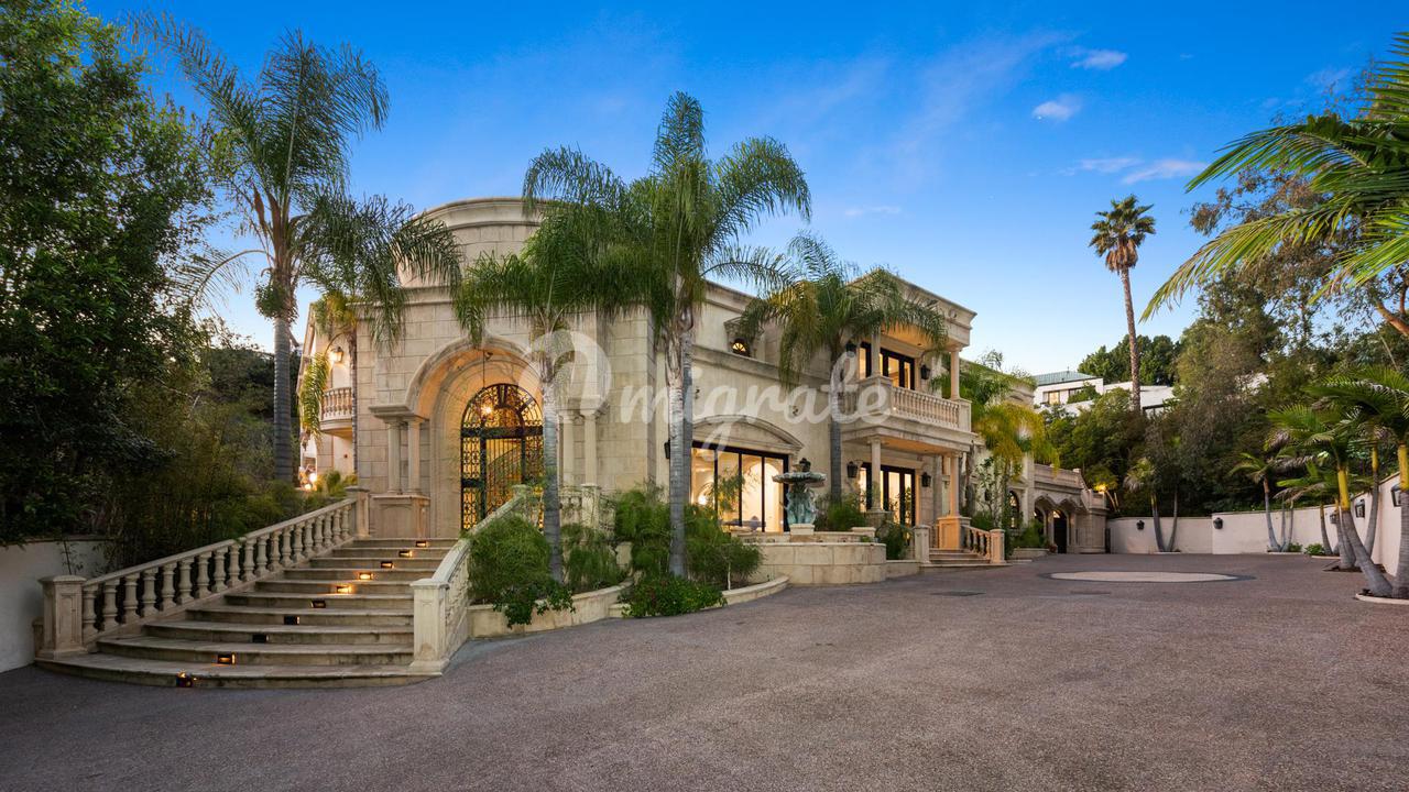 Вилла в 1181 LAUREL Way - Beverly Hills, California