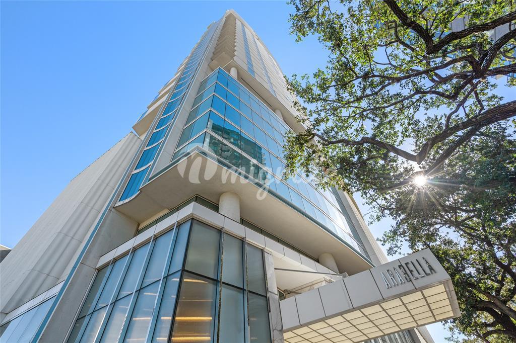 Кондоминиум в 4521 San Felipe Street, 2404 - Houston, Texas