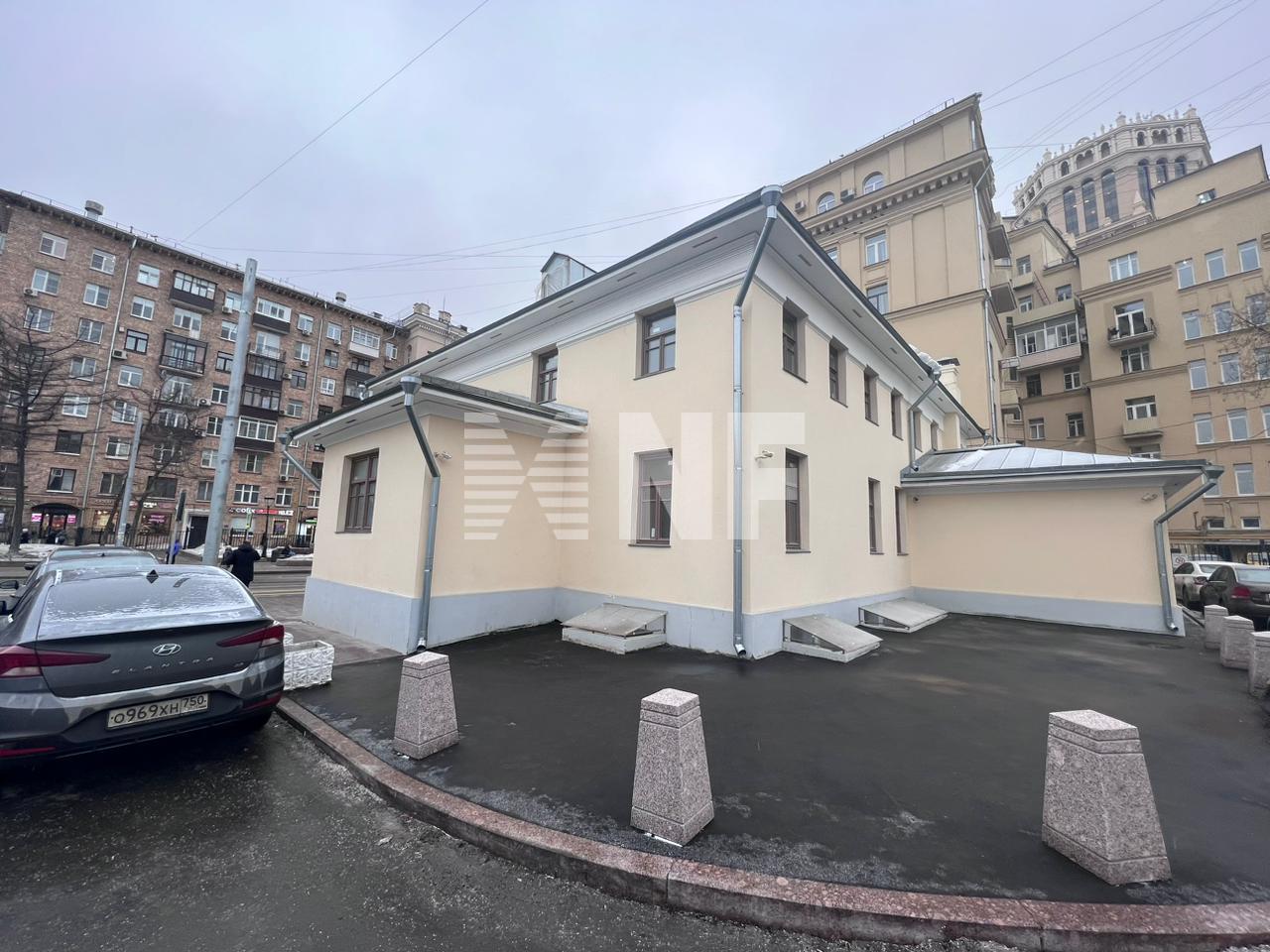 Торговое помещение 628.0 м² рядом с метро Павелецкая, Новокузнецкая ул., д.  42, стр. 2 - аренда без посредников