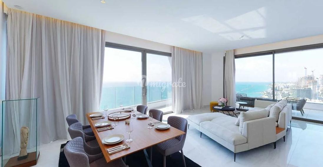 Пентхаус с 4 спальнями в туристическом районе Муттаджиака, Лимассол
 (4 Bedroom Penthouse in Mouttagiaka Tourist Area, Limassol)