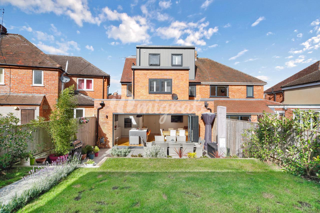 Вилла в Brookway Drive, Charlton Kings, Cheltenham, Gloucestershire, GL53