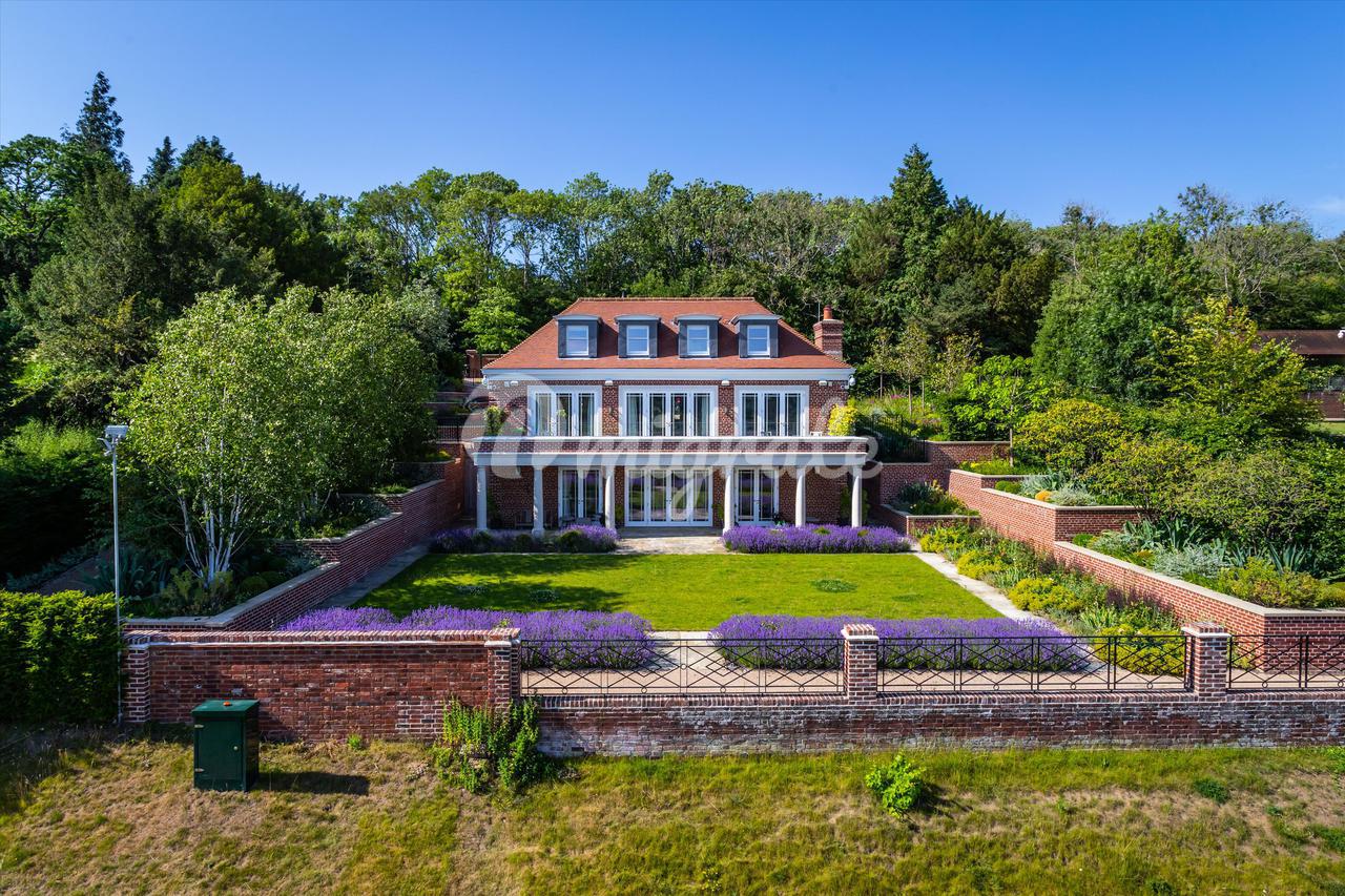 Вилла в White Lane, Guildford, Surrey, GU4