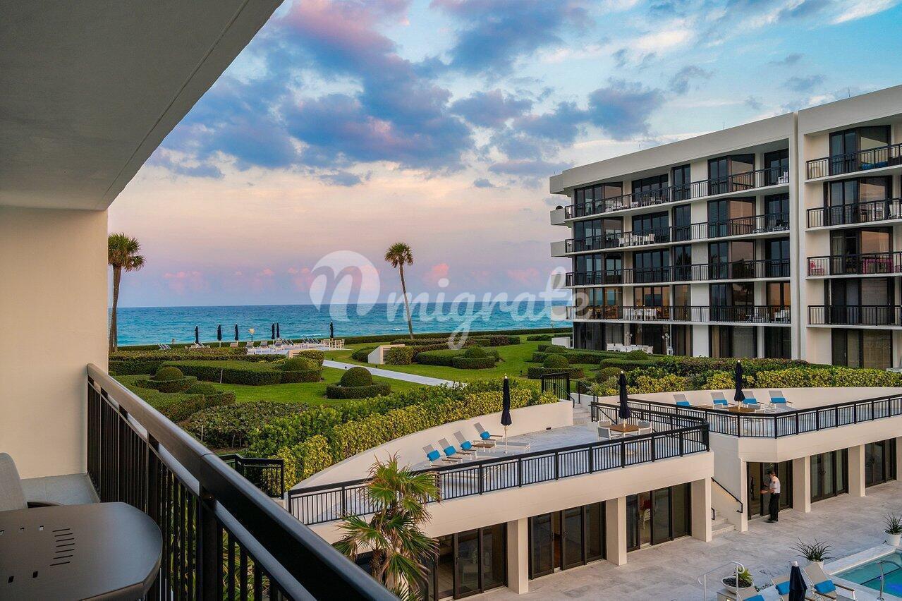 Кондоминиум в 3140 S Ocean Boulevard, 201-N - Palm Beach, Florida