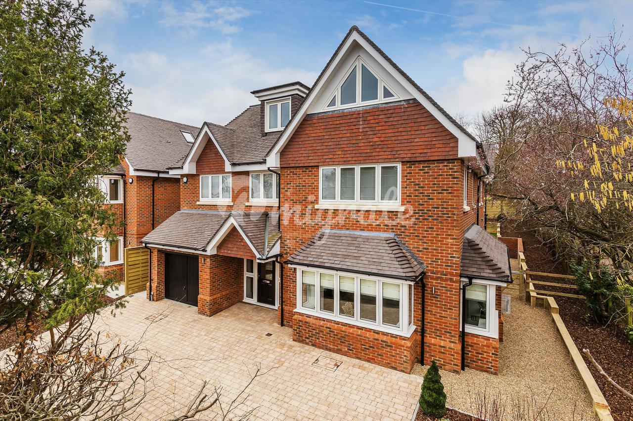 Вилла в St. Omer Road, Guildford, Surrey, GU1