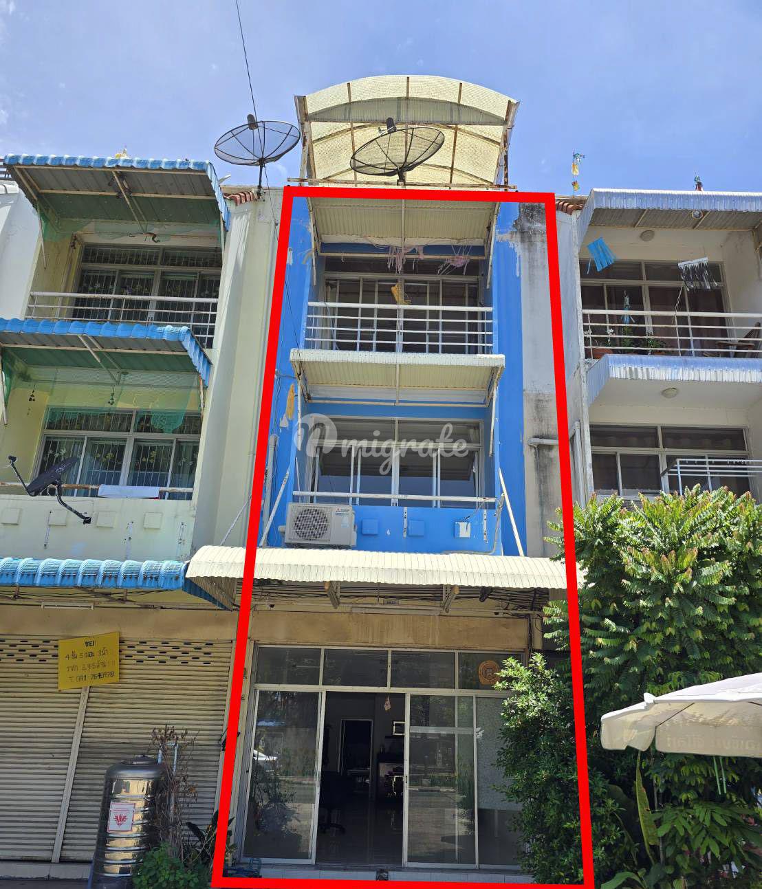 2 спален Здания целиком на продажу (3-story building for sale, 2 bedrooms, 3 bathrooms, good location close to the main road.)