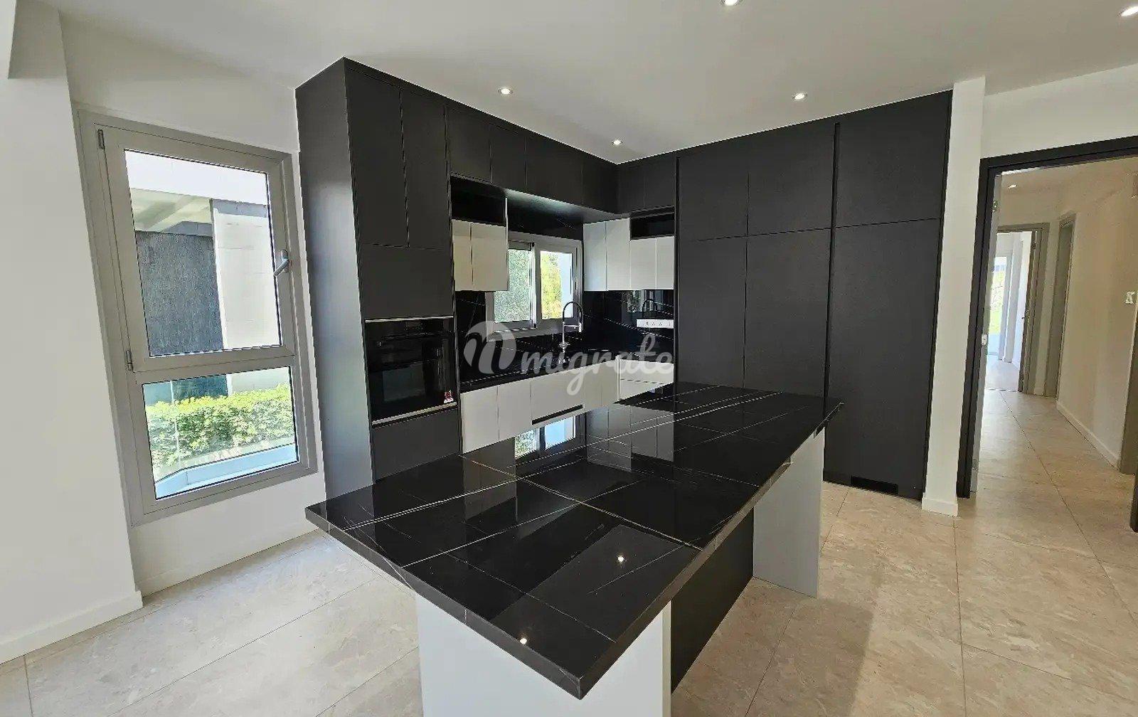 Квартира с 3 спальнями в Лимассоле
 (3-Bedroom Apartment in Potamos Germasogeia,  Limassol)